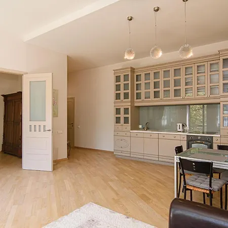 Apartment Romantic With A Balcony By Urban Rent Vilnius