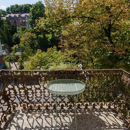Apartment Romantic With A Balcony By Urban Rent Vilnius