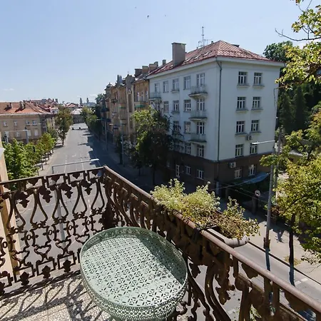 Romantic With A Balcony By Urban Rent *
